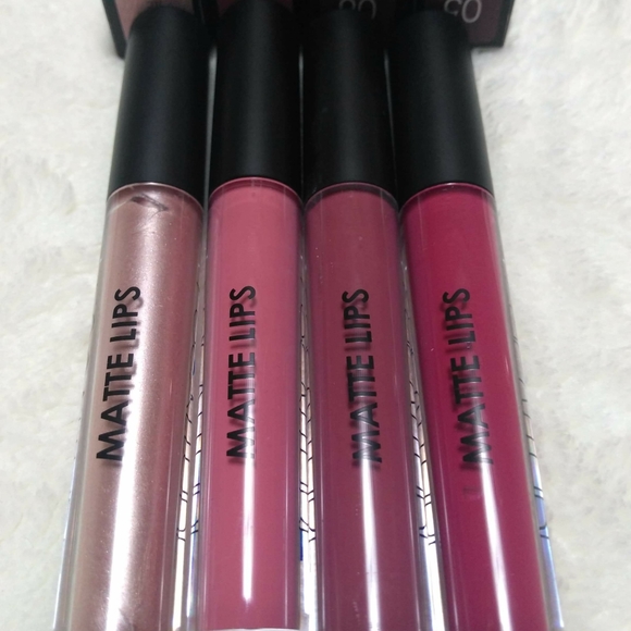 Lipstick - Picture 7 of 8